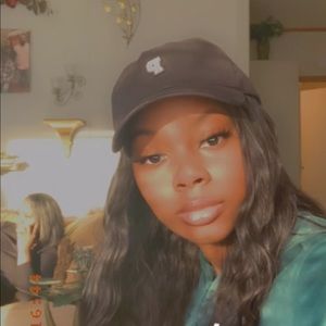 Meet your Posher, Akerra